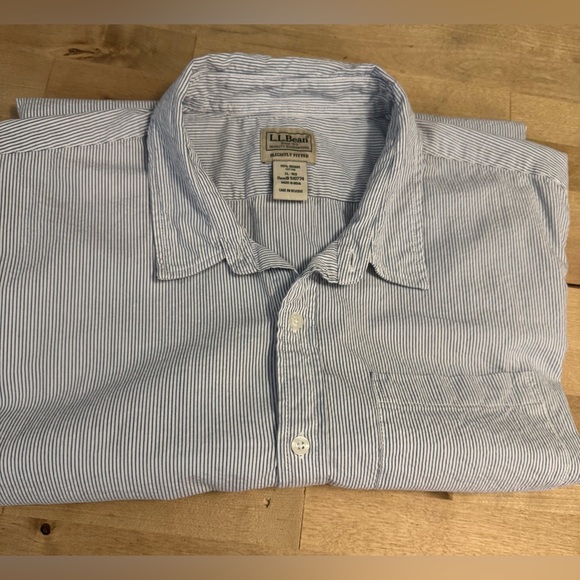 L.L. Bean Men's seersucker short sleeve - Picture 1 of 9